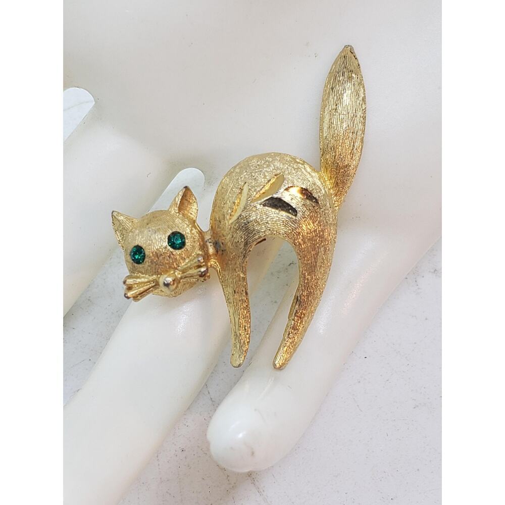 Vintage Mamselle Cat Brooch Pin Green Rhinestone Eyes 10 Gold Plated Signed - Picture 2 of 10